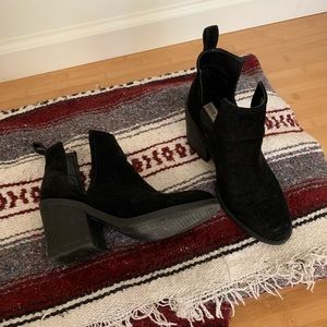 Steve Madden suede slit boots
